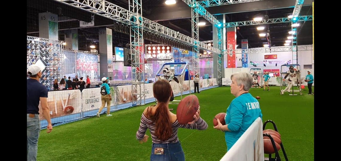 Falta menos de una semana para vivir la pasión del Super Bowl LIV entre Chiefs y 49ers pero la afición ya disfruta al máximo de la NFL Experience.