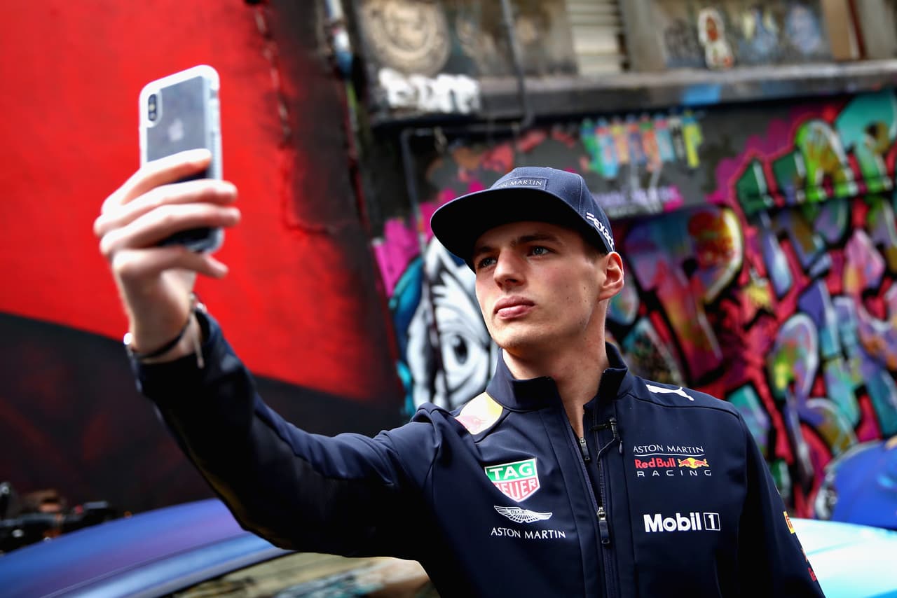 <b>Aston Martin Red Bull Racing: </b>33. Max Verstappen. Nació en Hasselt (Bélgica) el 30 de septiembre de 1997 (20 años). Llegó a la F1 en 2014. Mejor puesto final: 5 (2016). Victorias: 3. Podios: 11.