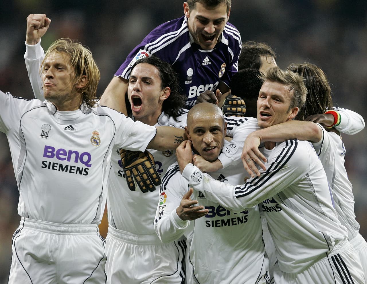 Compartió vestidor con Fernando Hierro, Luis Figo, Zinedine Zidane, Raúl González, David Beckham y Ronaldo, entre otros. La UEFA lo nombró el mejor defensa de la Champions League dos ocasiones consecutivas.