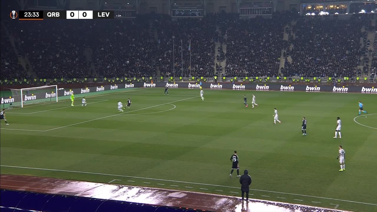 ¡TIRO ATAJADO! disparo por Juninho.