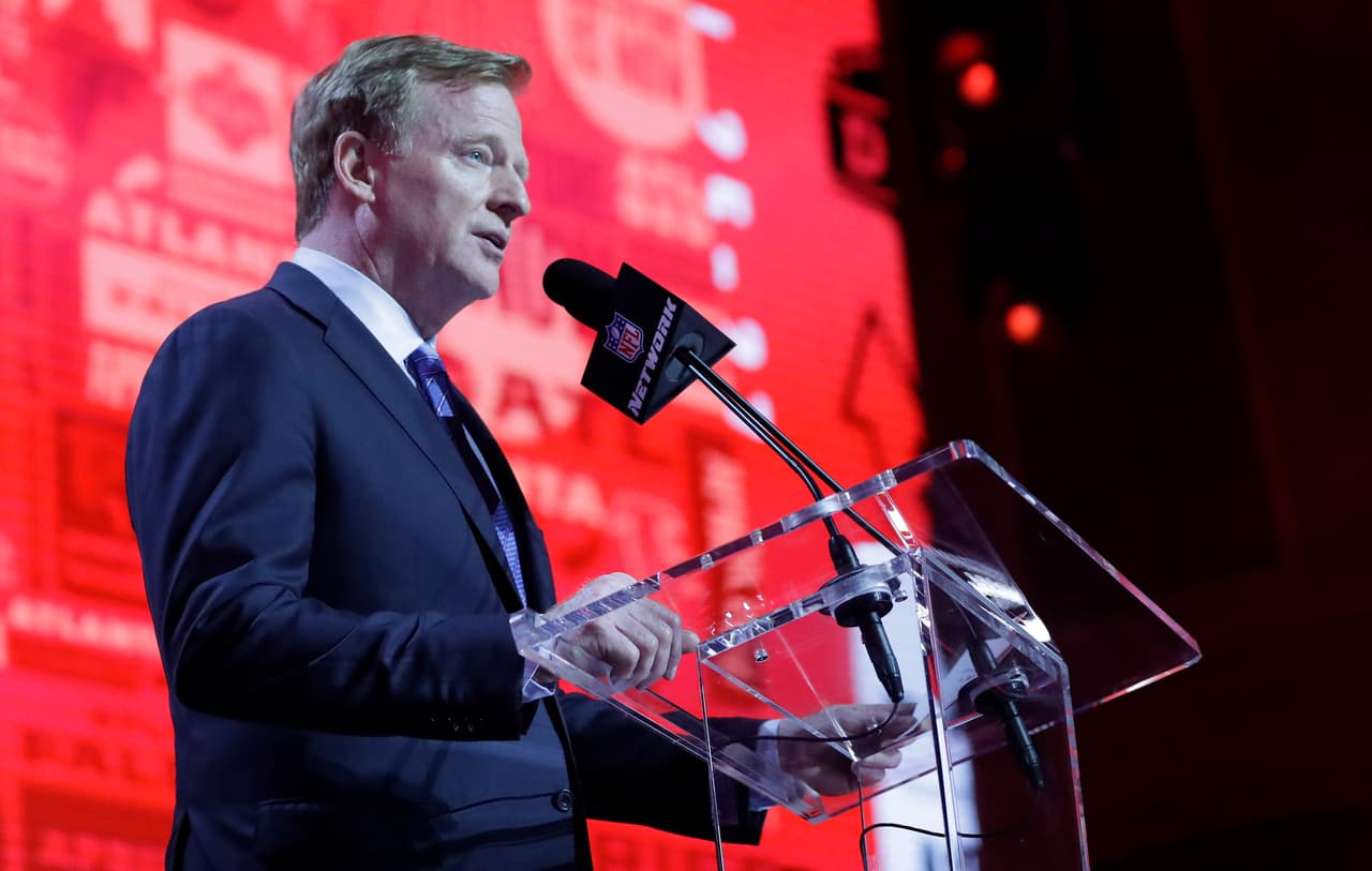 <b>14) Chris Lindstrom (Boston College)</b>. Los Atlanta Falcons sorprendieron al tomar al liniero ofensivo de los Eagles en la posición global 14. No acudió a Nashville.