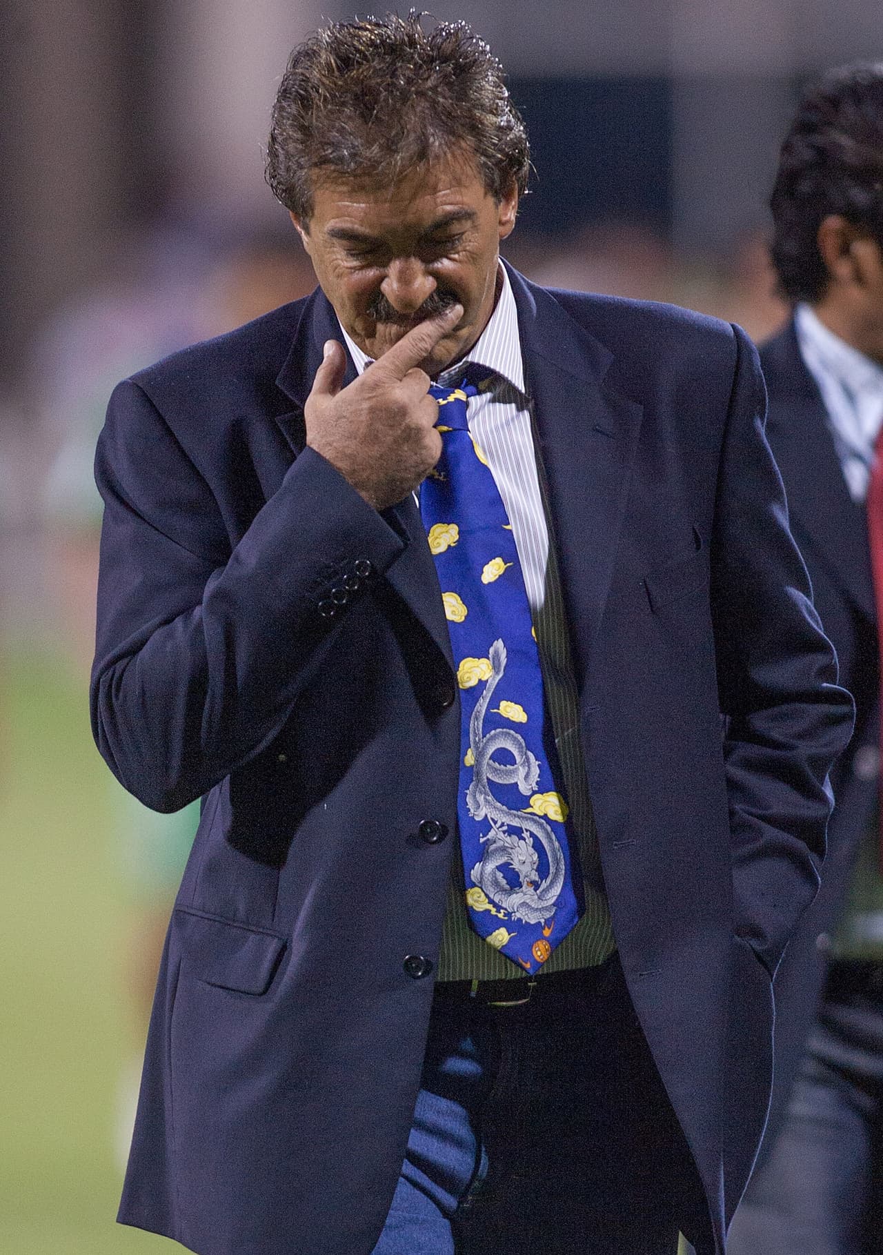 Hace diez años, las corbatas de La Volpe causaban controversia y había quienes lo tachaban de supersticioso e irracional.