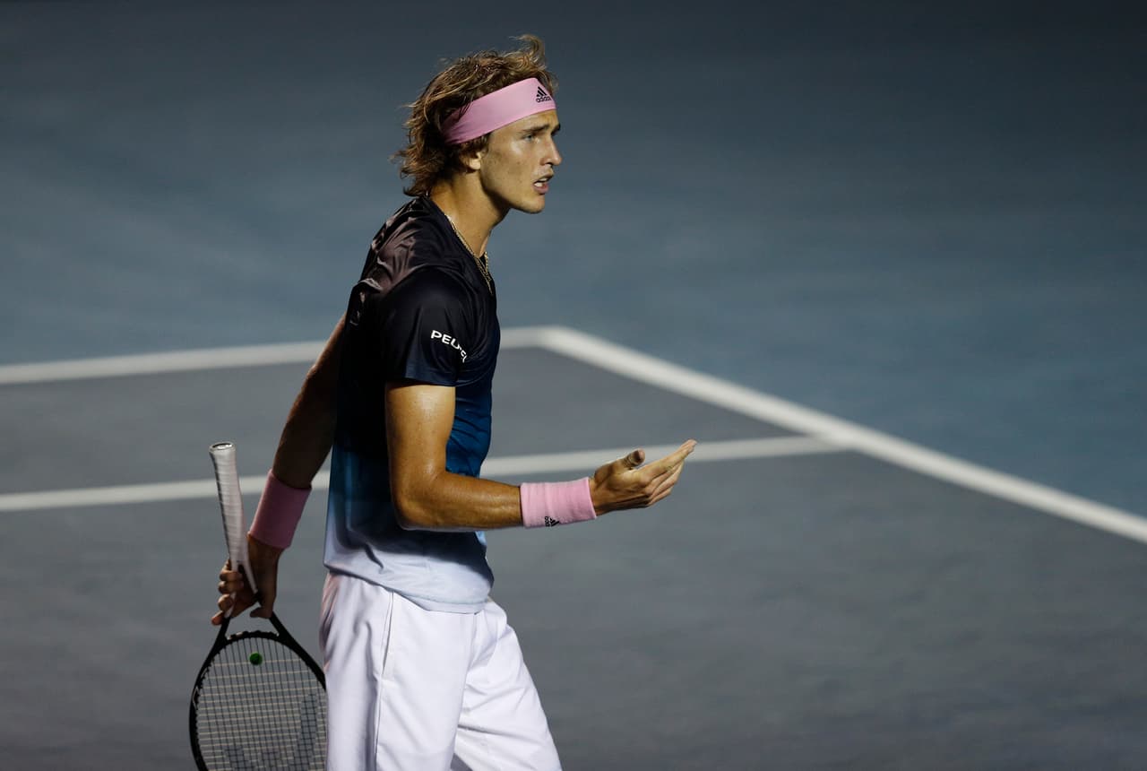 En el segundo set Zverev dio visos de despertar, de mejorar, como había venido haciendo, yendo de menos a más en el torneo. Pero tuvo dos quiebres de servicio, lo cual lo afectó sobremanera.