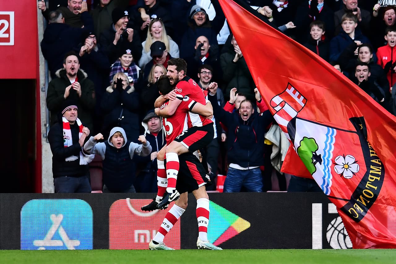 Bednarek (15’) y Shane Long (35’) aventajaron a los locales. Neto descontó al 53’ y Raúl Jiménez anotó de penal al (65’) y el segundo tanto del mexicano cayó al 76’.