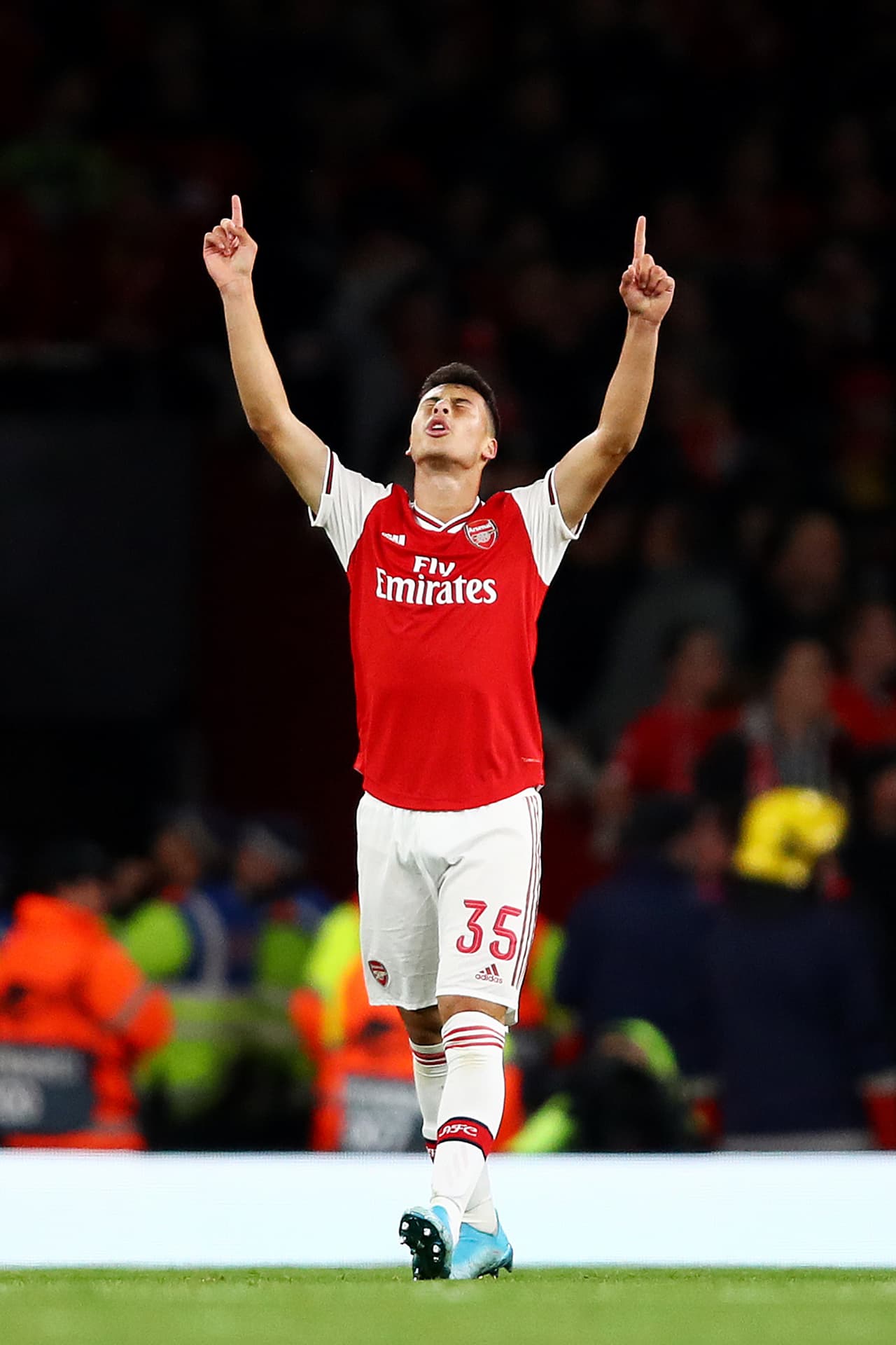 En julio de 2019 es convocado a la selección brasileña en preparación para la Copa América 2019.