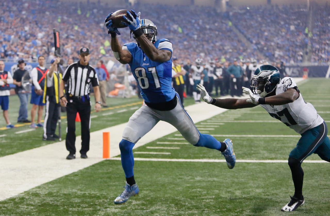 Los Eagles recibieron su primer descalabro en su historia en Día de Acción de Gracias, y los Lions fueron los culpables. Aquí las mejores tomas del duelo que quedó con marcador de 45-14.