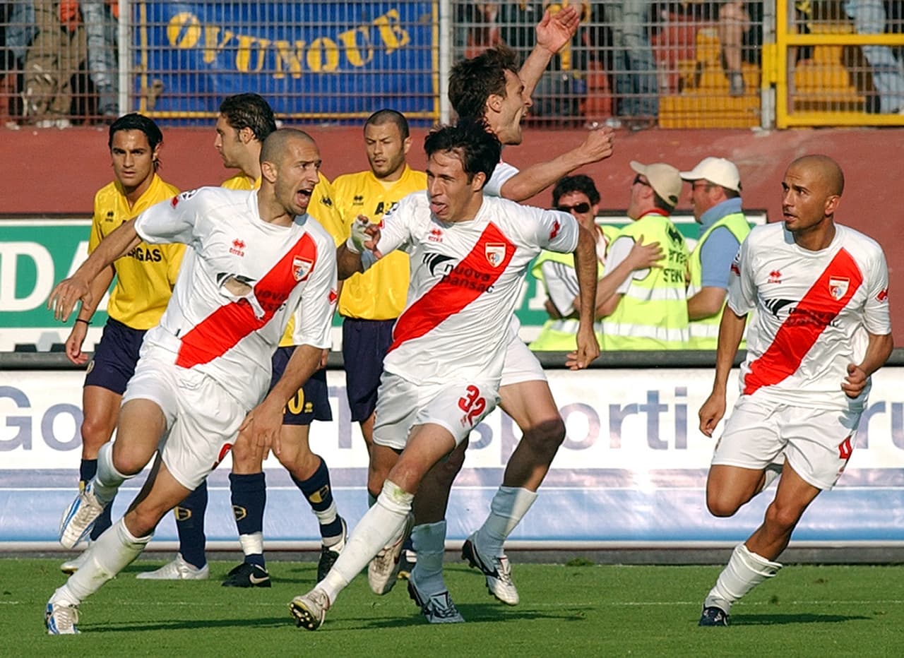 El Mantova del calcio italiano, quizá no es de los mejores equipos en esta lista pero se pone la banda en el país de la bota.