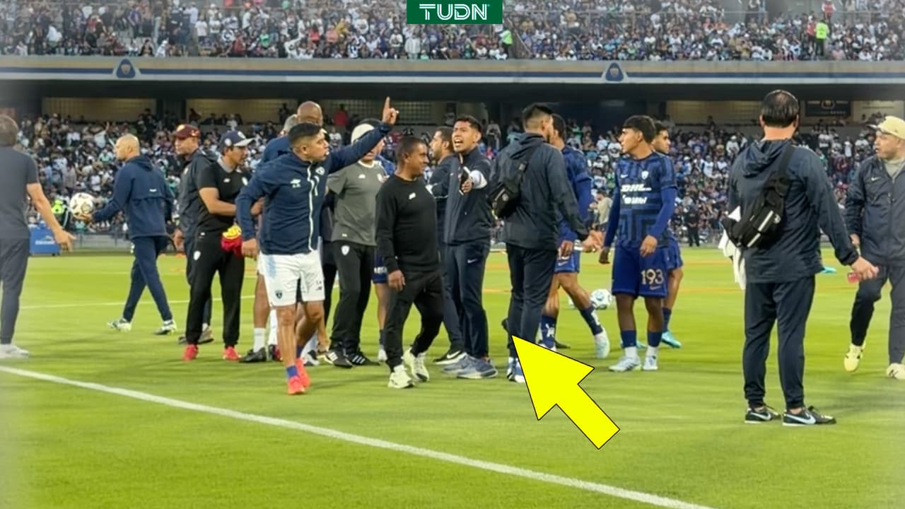 Discusión entre Pumas y Pachuca antes del inicio del partido en C.U.