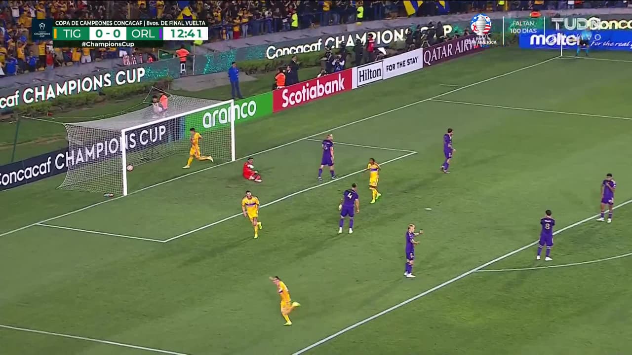 ¡GOL!  anota para Tigres. Marcelo Flores