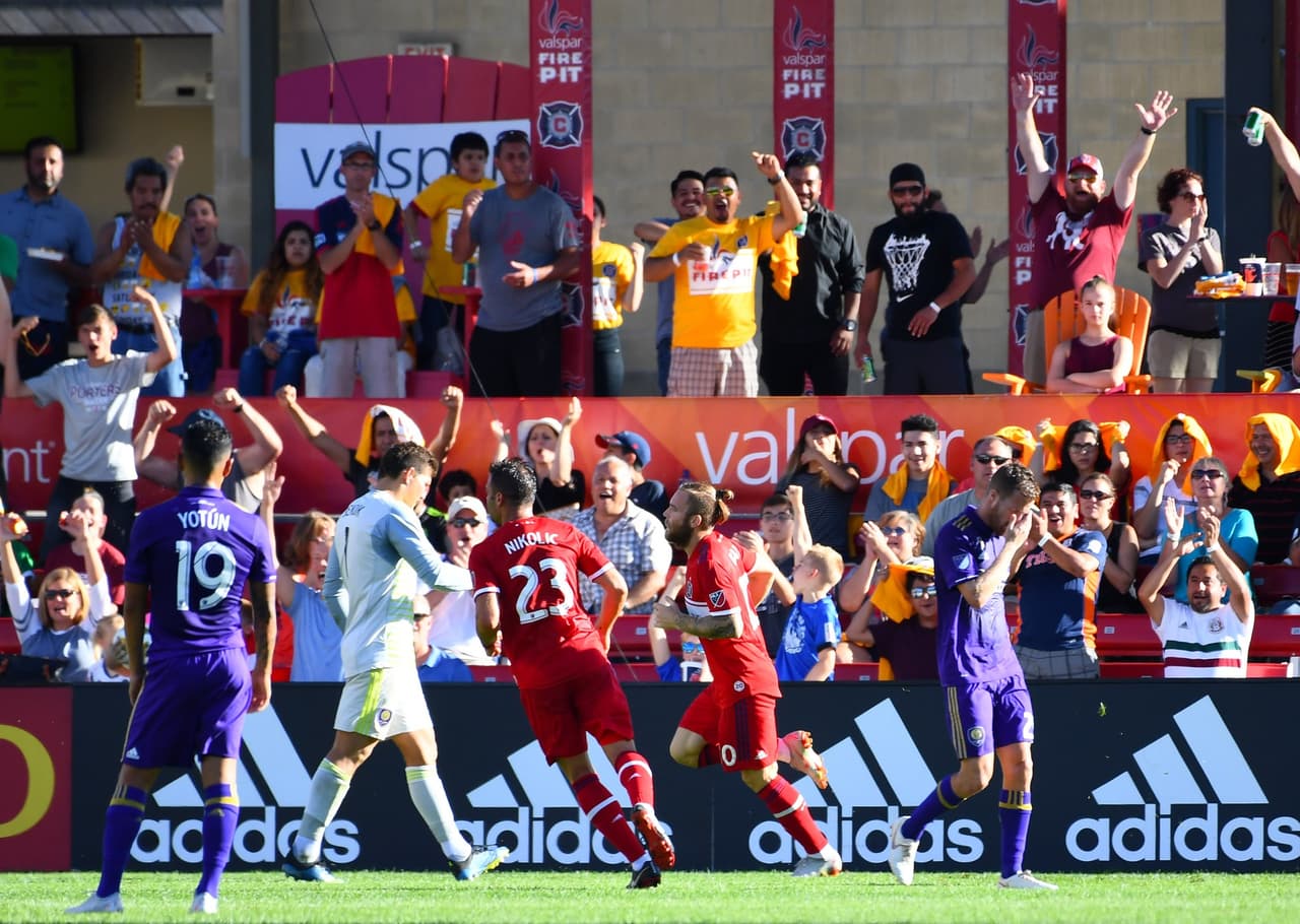 Nemanja Nikolic lidera recital de Chicago Fire sobre Orlando City