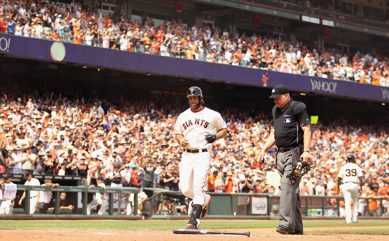 Bumgarner (14-6) mantuvo a los Nacionales sin hits hasta el quinto inning.