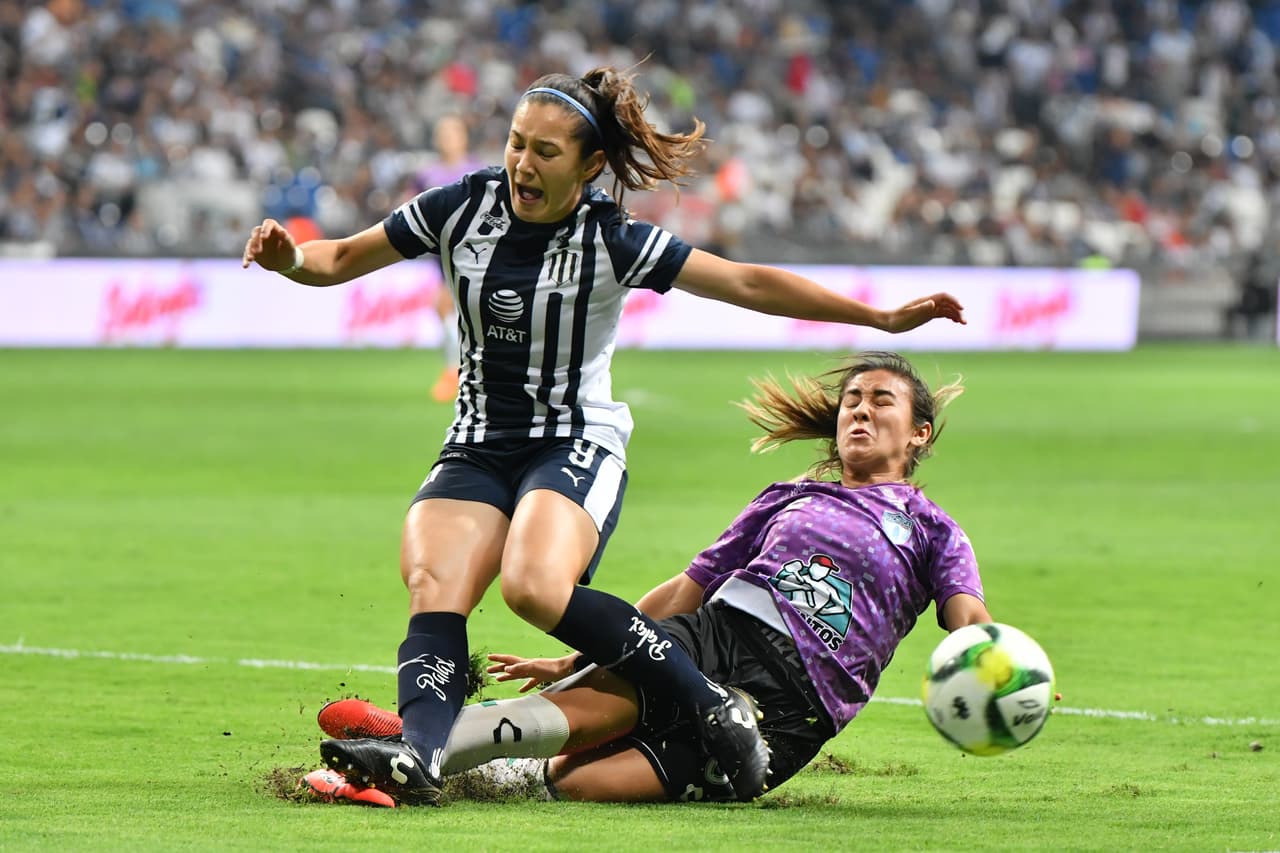 Y lo vivido en los minutos iniciales dejó claros indicios de ello. Como este tipo de barridas y una dura marca de las visitantes.