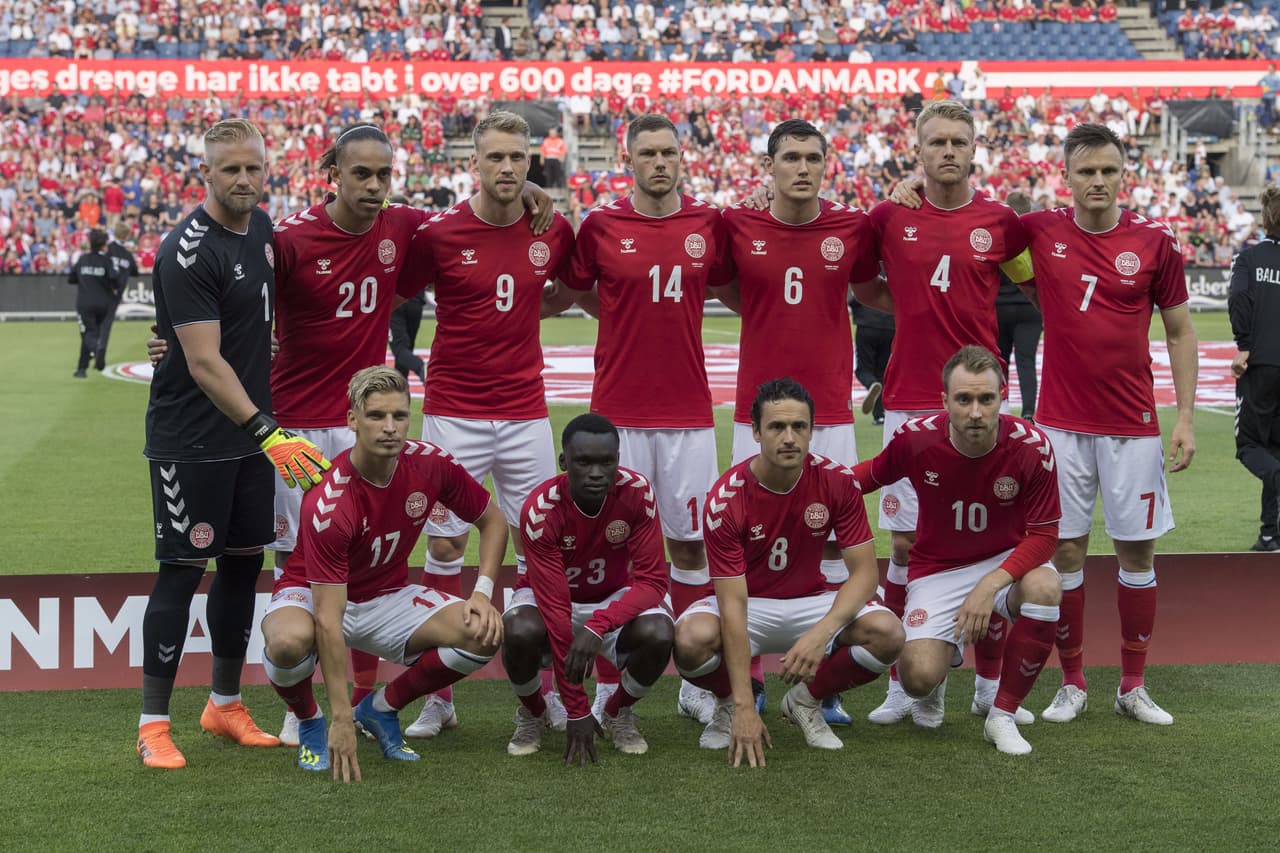 La selección danesa acabó clasificándose al Mundial tras disputar el Playoff y superar a Irlanda. No hay una gran expectación sobre lo que puedan hacer en Rusia 2018. Debutan el 16 de junio ante Perú.