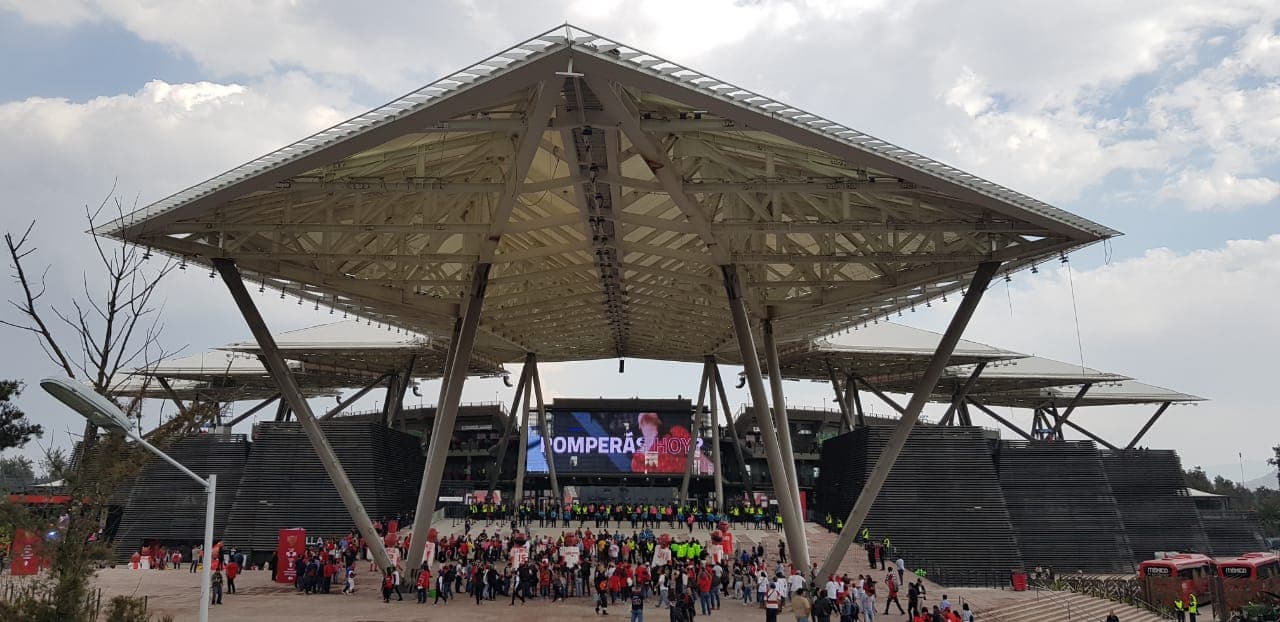 Así luce la parte externa del Estadio Alfredo Harp Helú, nueva casa de los Diablos Rojos del México que es inaugurada este sábado.