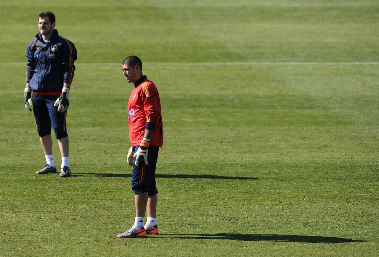 No fue sino hasta 2009 que en la selección española finalmente le dieron una oportunidad. Aunque por aquella época Casillas era incuestionable en el marco.