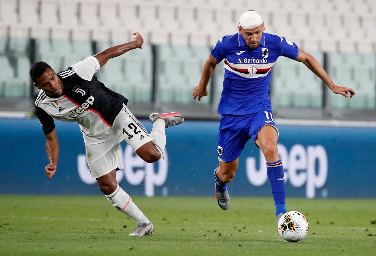 La Sampdoria aprovecha los errores de la Juventus para crear peligro en el área rival.