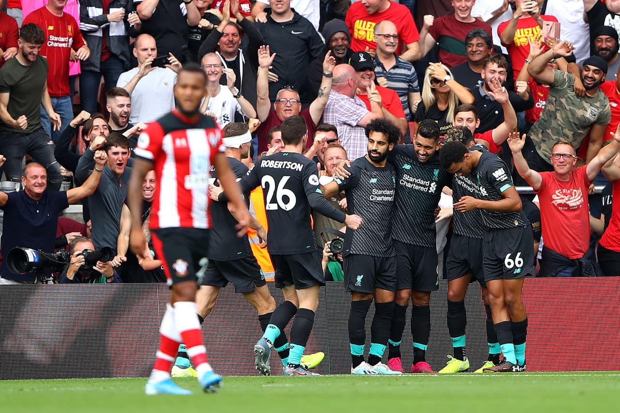 El Liverpool venció 2-1 con goles de Firmino y Mané al Southampton.