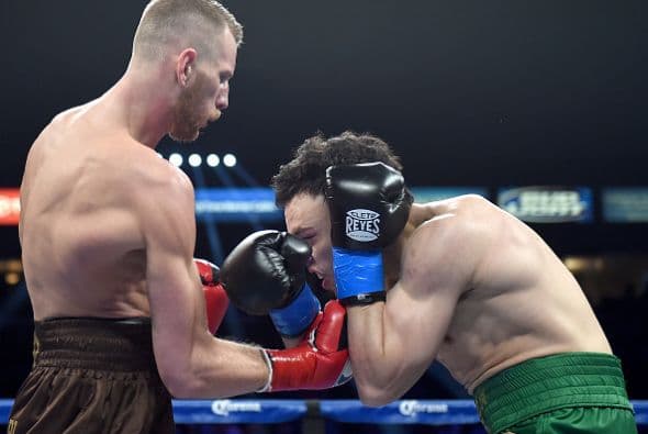 Chávez Jr. nunca se pudo acomodar, no hizo su pelea .