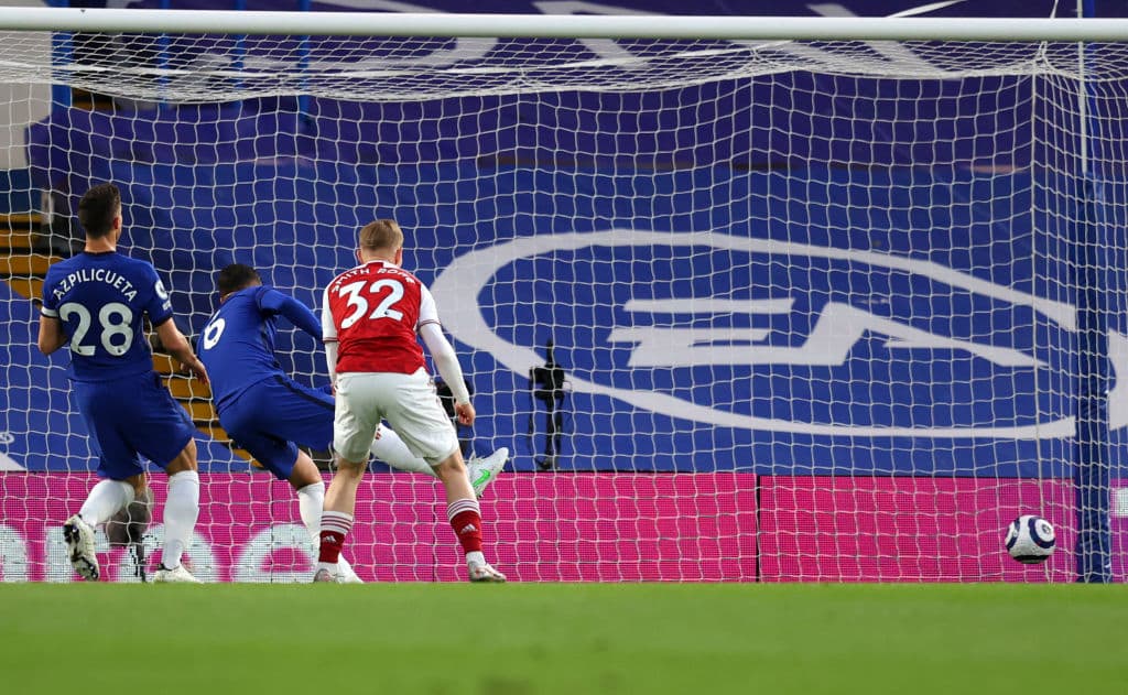 Arsenal se impone ante el Chelsea por la mínima con anotación de Emile Smith Rowe al minuto 16, durante el Derby del norte de Londres. Los 'Gunners', con este resultado, siguen buscando puestos en la Europa League.