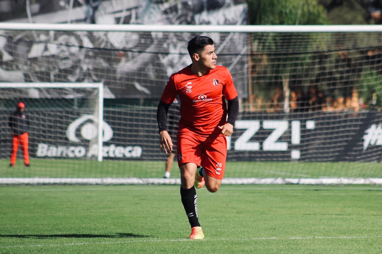 Pachuca no tiene en planes a Javier 'Chofis' López