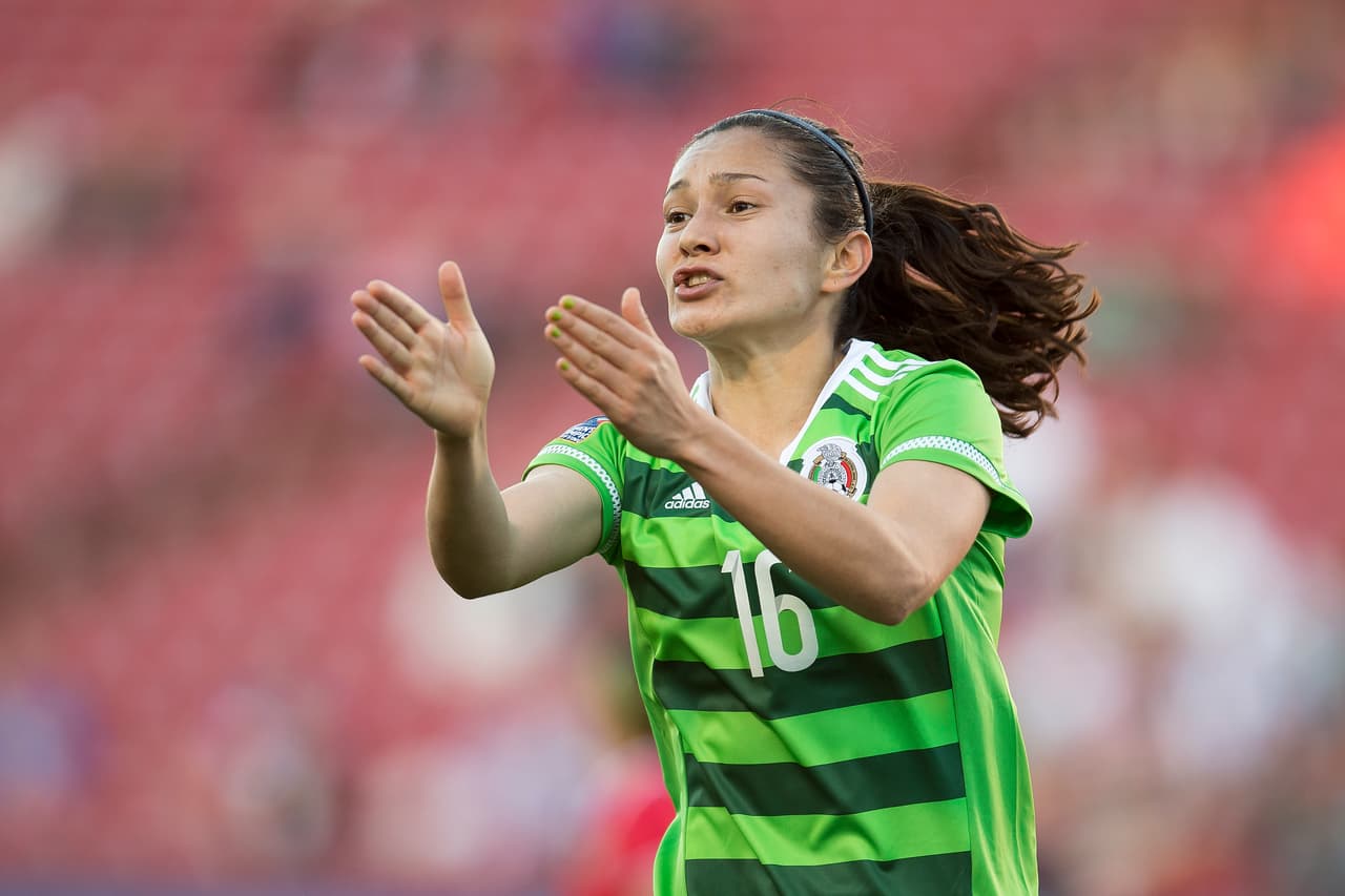 Hace cuatro años, Desirée jugó en el Biik Kazygurt FC, equipo de Kazajistán donde tuvo oportunidad de jugar la Champions League Femenina.