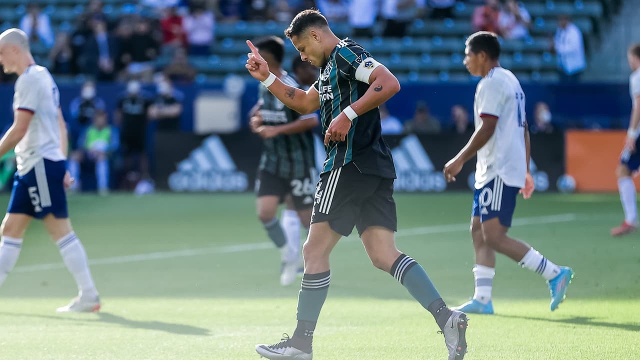 Chicharito hace doblete con LA Galaxy ante DC United