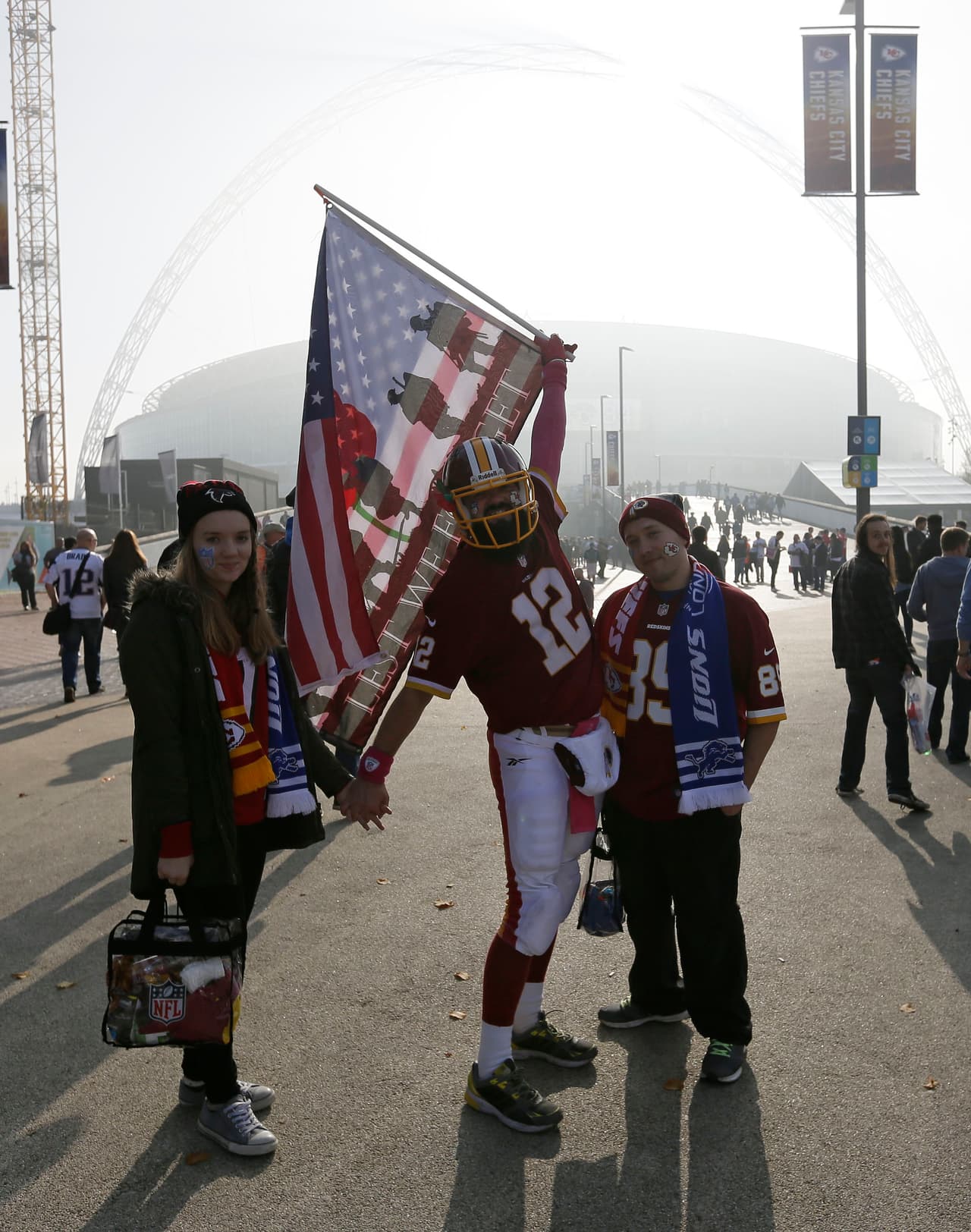 Pasión, locuras y disfraces, los fans de la NFL en la Semana 8.