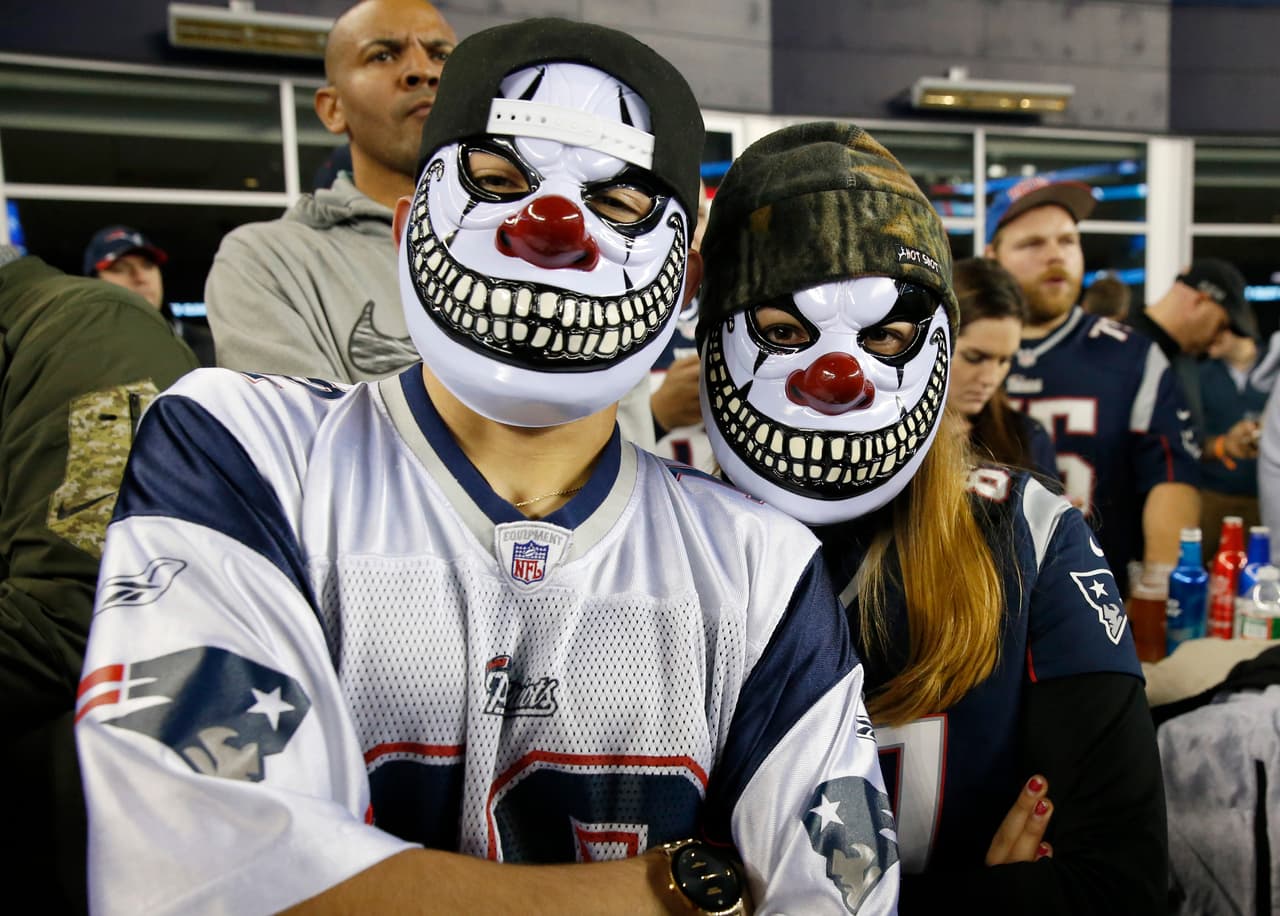 Pasión, locuras y disfraces, los fans de la NFL en la Semana 8.