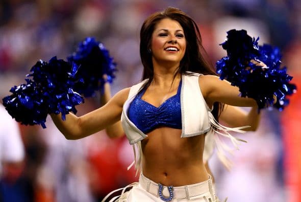 Sexys y bellos atributos de las cheerleaders de la NFL que no son nada invisibles a las miradas masculinas.