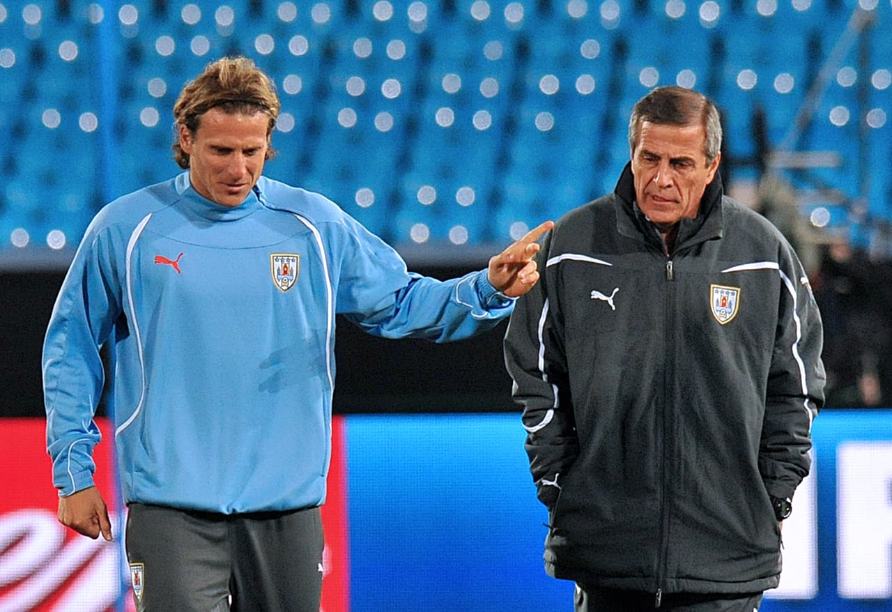 Forlán era el hombre de confianza en el equipo de Óscar Tabárez, técnico de Uruguay que regresó al equipo a las grandes citas.
