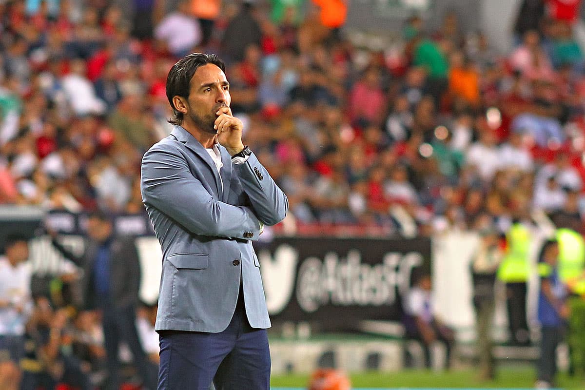 Atlas ya tiene reemplazo en el banquillo; Espinoza gana a Cruz Azul o se va