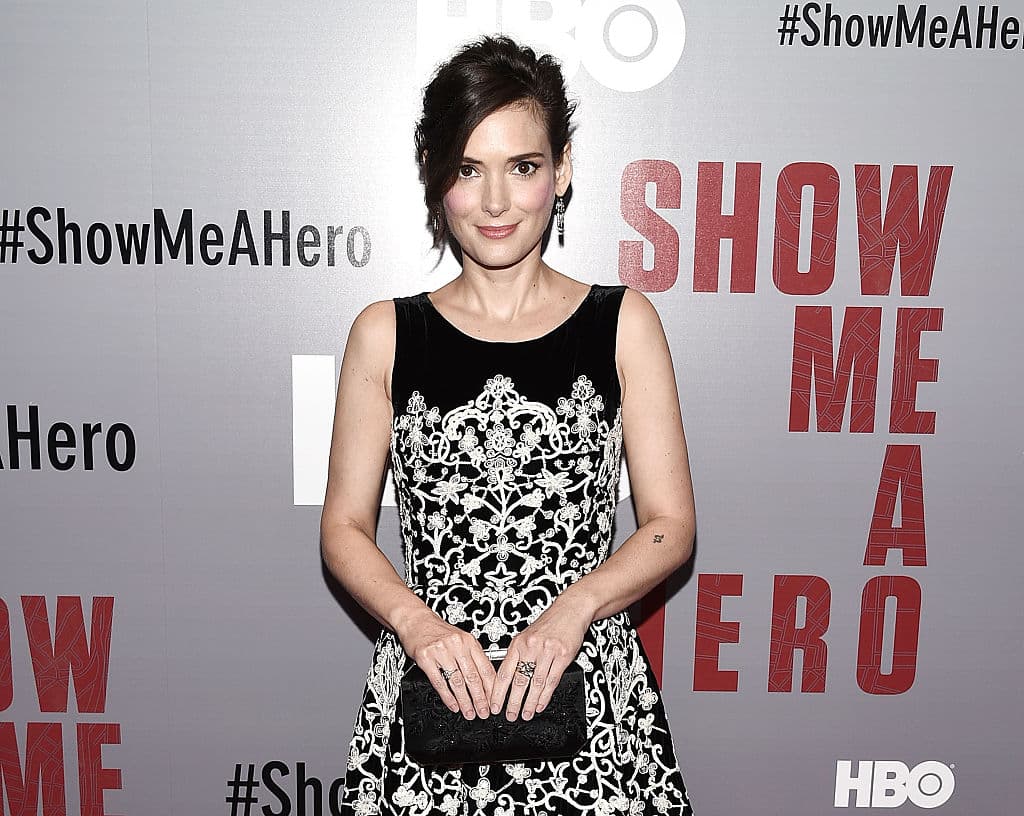 Homefront (2013) - Un exagente de la DEA que está viudo se retira a un pequeño pueblo para empezar una nueva vida con su hija de diez años.
<br>