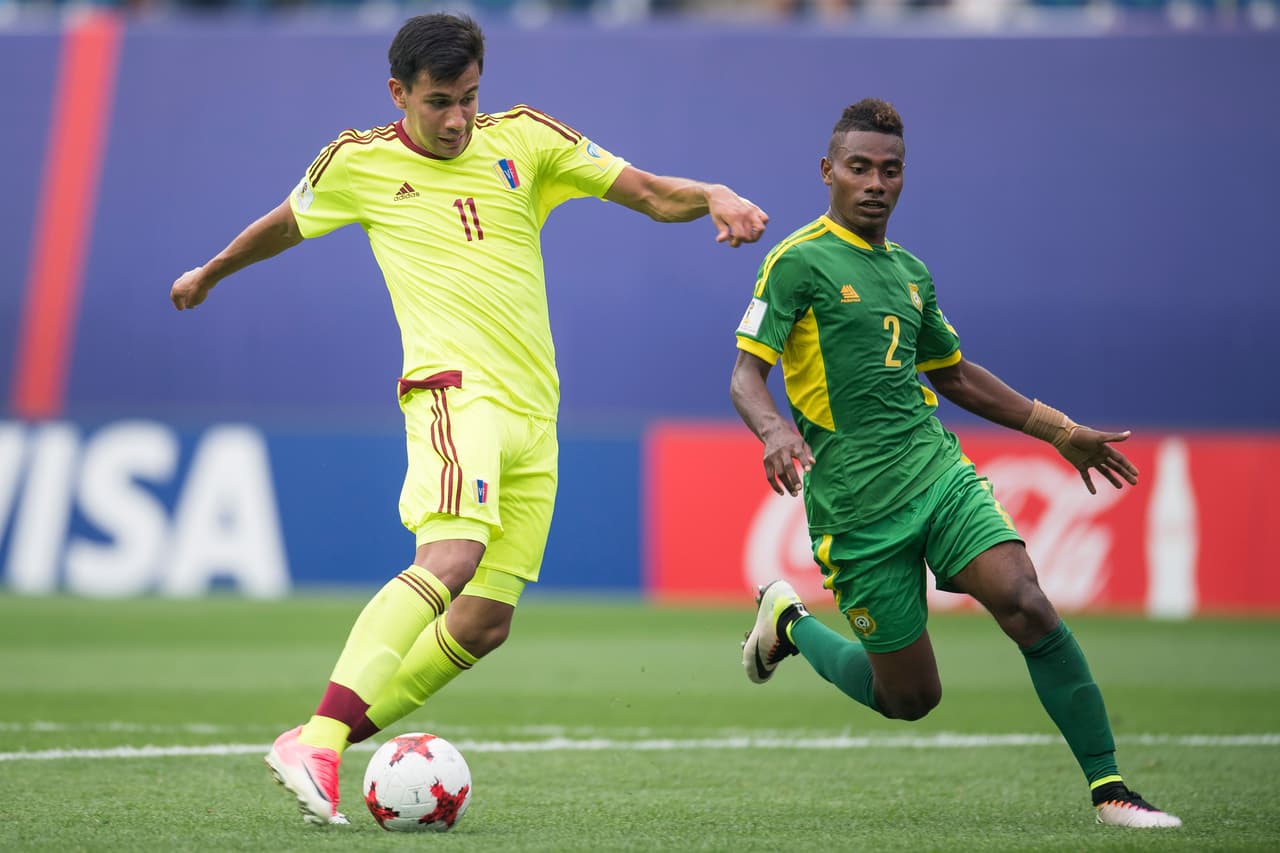 Sin embargo, Venezuela controló a su rival y tomó la iniciativa en el marcador para irse arriba al minuto 31 con gol de Velásquez.