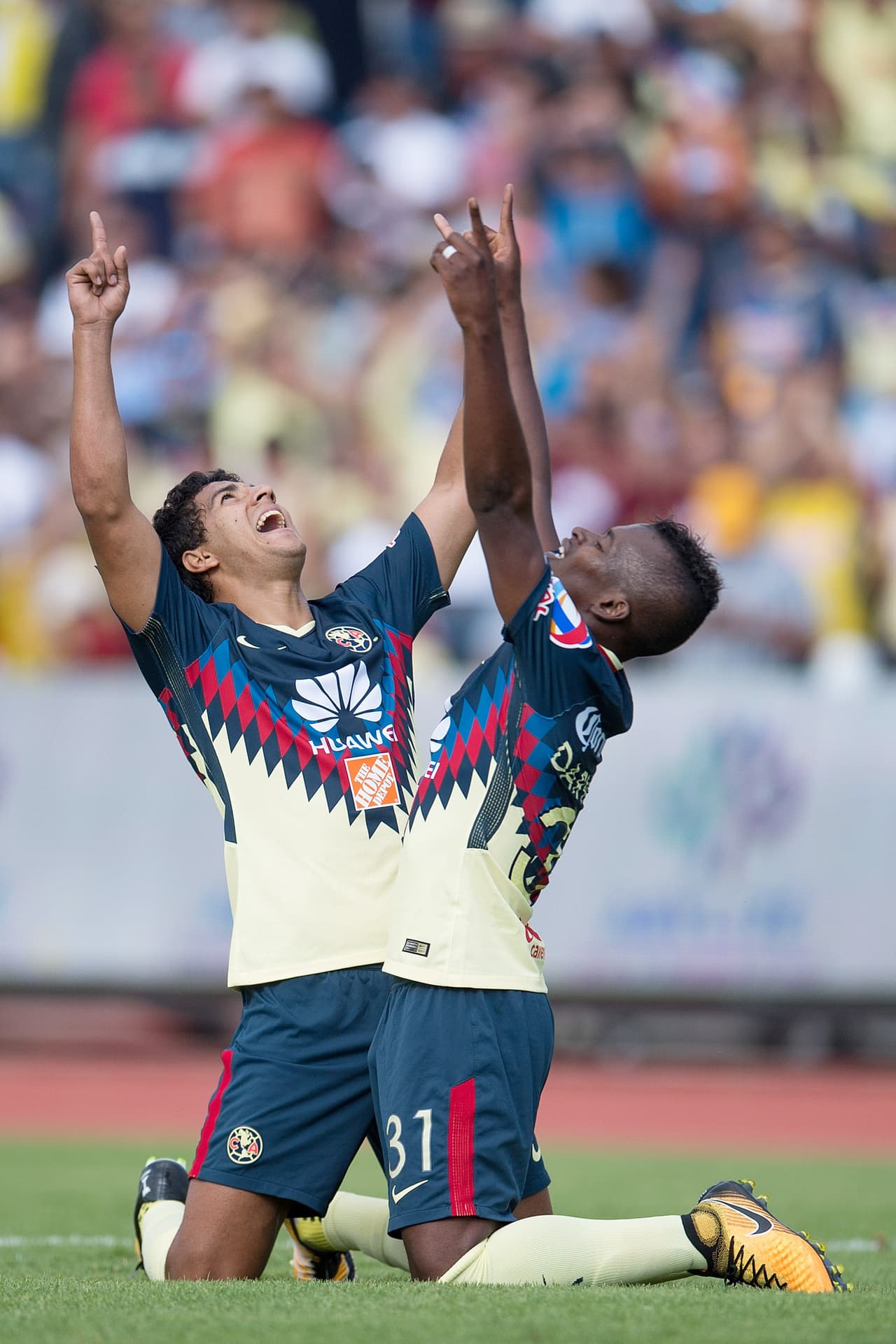 Los americanistas aprovecharon el desconcierto de los poblanos y al minuto 34 el colombiano Darwin Quintero aumentó la ventaja.