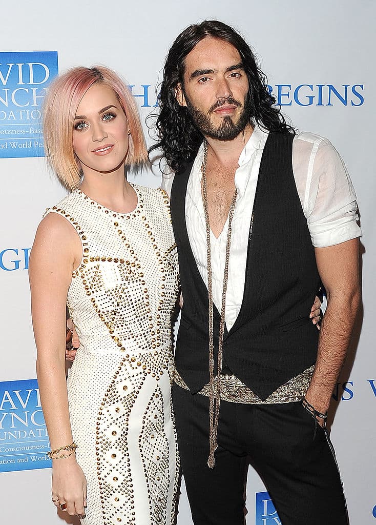 Los dos han estado casados anteriormente. Katy fue pareja del comediante Russell Brand.