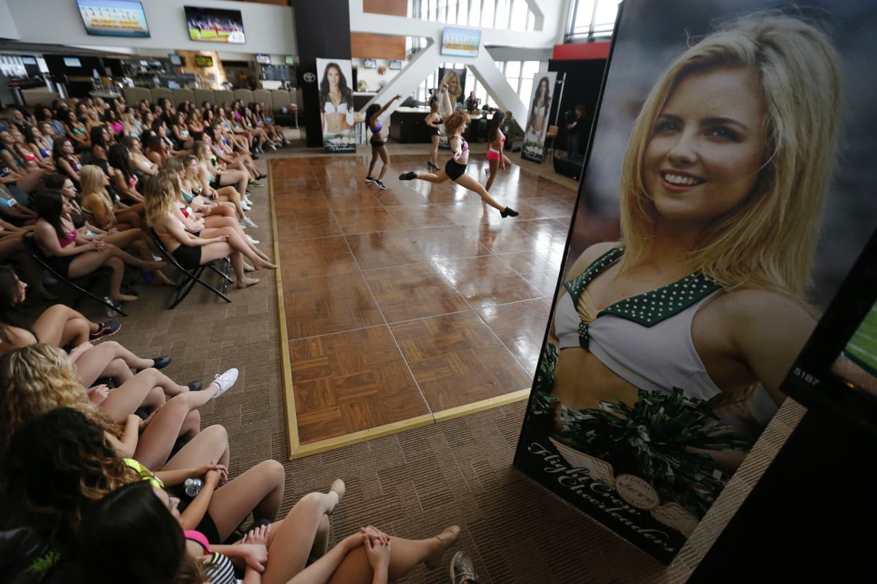 Hermosas y talentosas chicas acudieron al casting para porristas de los New York Jets 2016. Mira algunas tomas del evento.