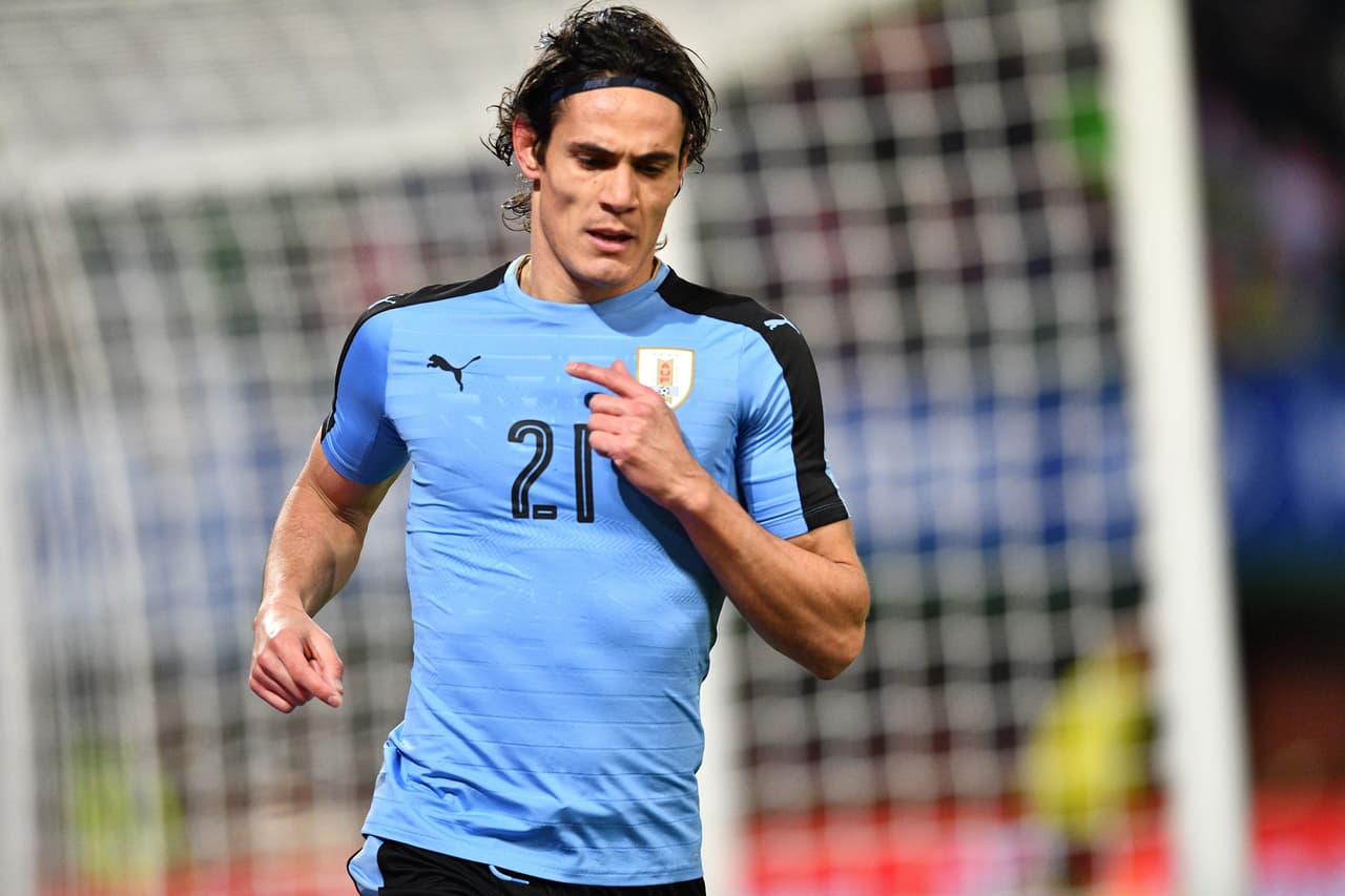 Édinson Cavani - Los abuelos del goleador uruguayo son italianos por lo que él logró esa nacionalidad. Sin embargo, se decidió por defender a la Celeste.