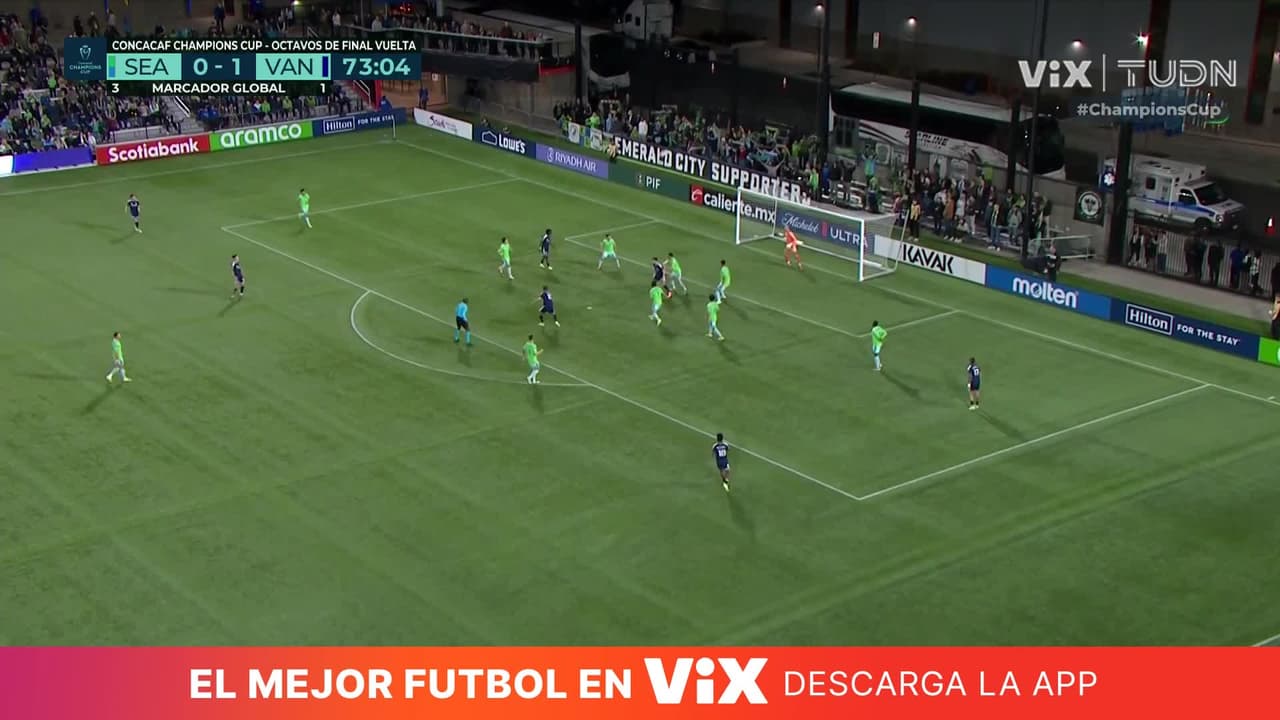 ¡Thomas Müller no impacta de forma correcta! El alemán le pega mal al balón