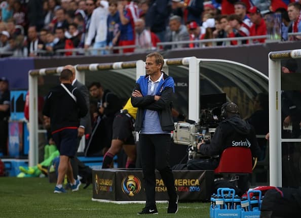 Jürgen Klinsmann salva la cabeza... otra vez