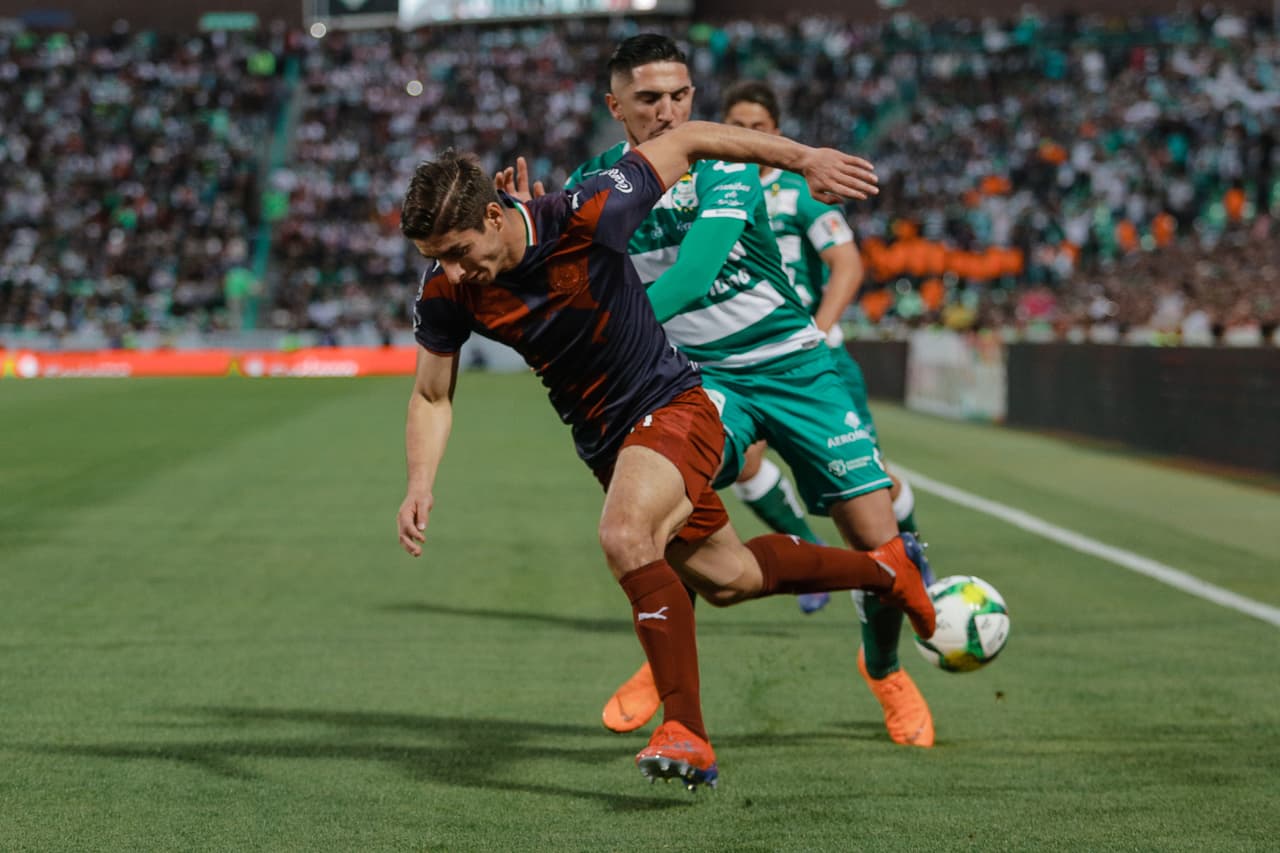 Para la segunda mitad se hizo más evidente la idea de los Verdiblancos, al ceder la iniciativa a los visitantes para 'vacunarlos' con un gol en contraataque.