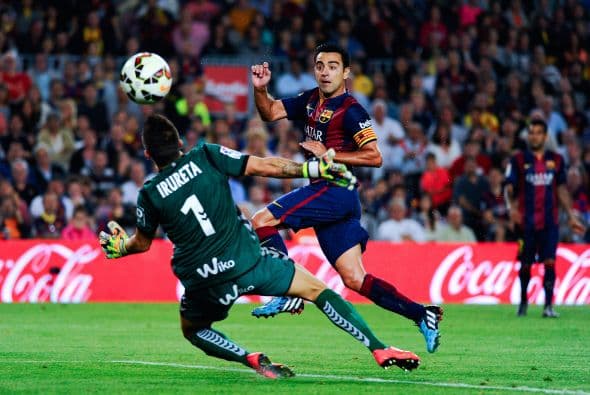 Luego vino el gol de Xavi. El Barcelona comenzaba a ganar 1-0.