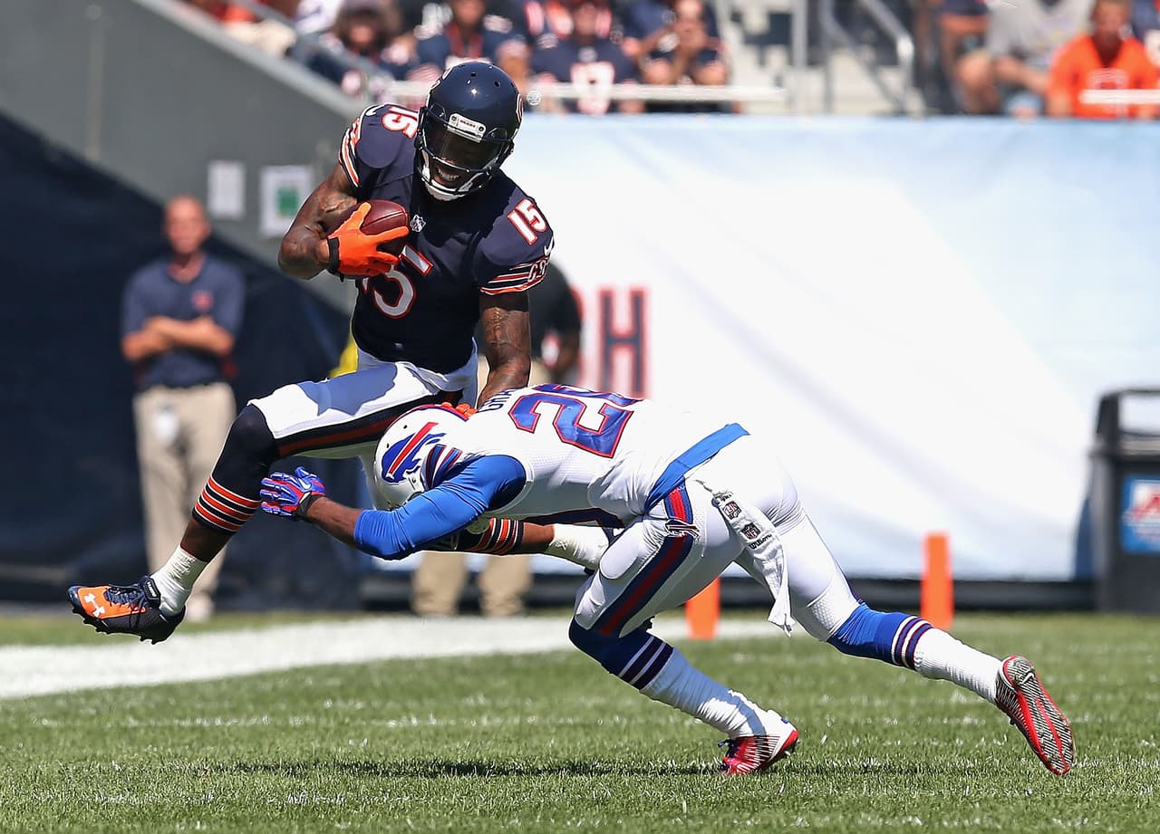 ... la habilidad al bloquear de Brandon Marshall.