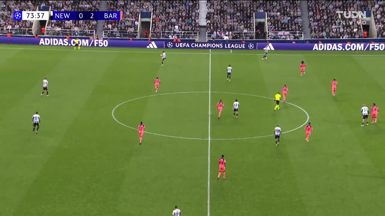 ¡TIRO ATAJADO! disparo por Bruno Guimarães.