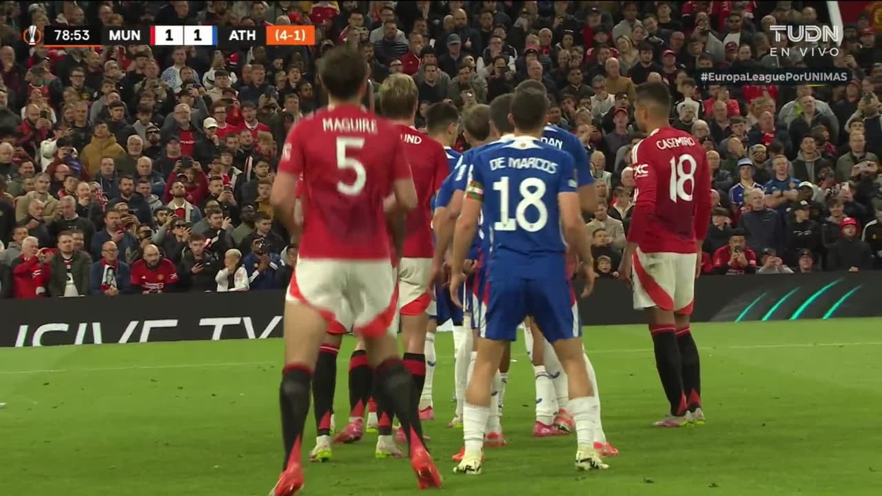 ¡GOL!  anota para Manchester United. Casemiro