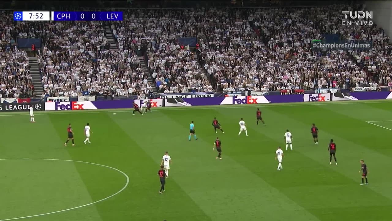 ¡GOL!  anota para FC Copenhagen. Jordan Larsson