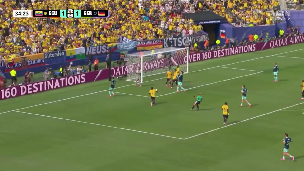¡Musiala lo intenta! Alemania vuelve a generar peligro sobre el arco ecuatoriano
