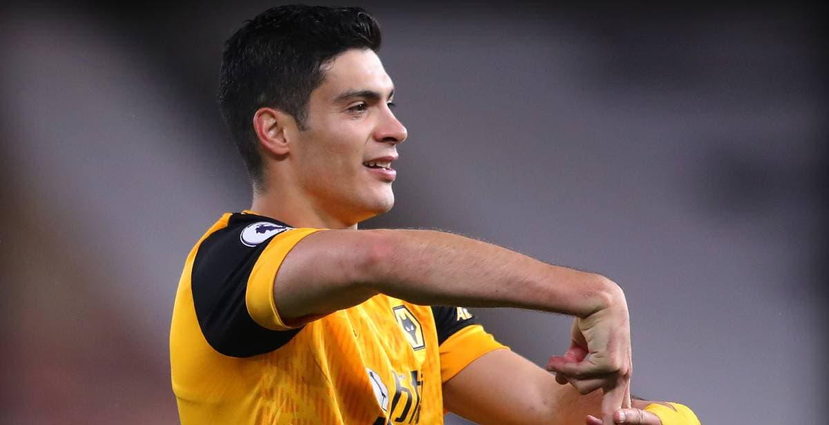 Raúl Jiménez agradece a los aficionados por la manta en su honor