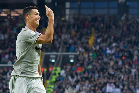 3. Cristiano Ronaldo, dejó el Real Madrid y se instaló en la Juventus por 35,6 millones de dólares por año.
