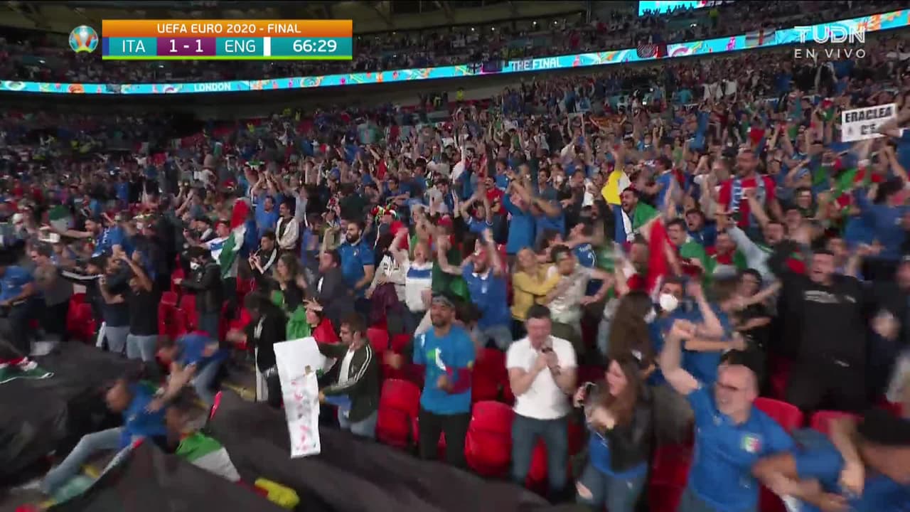 ¡TIRO ATAJADO! disparo por Marco Verratti.