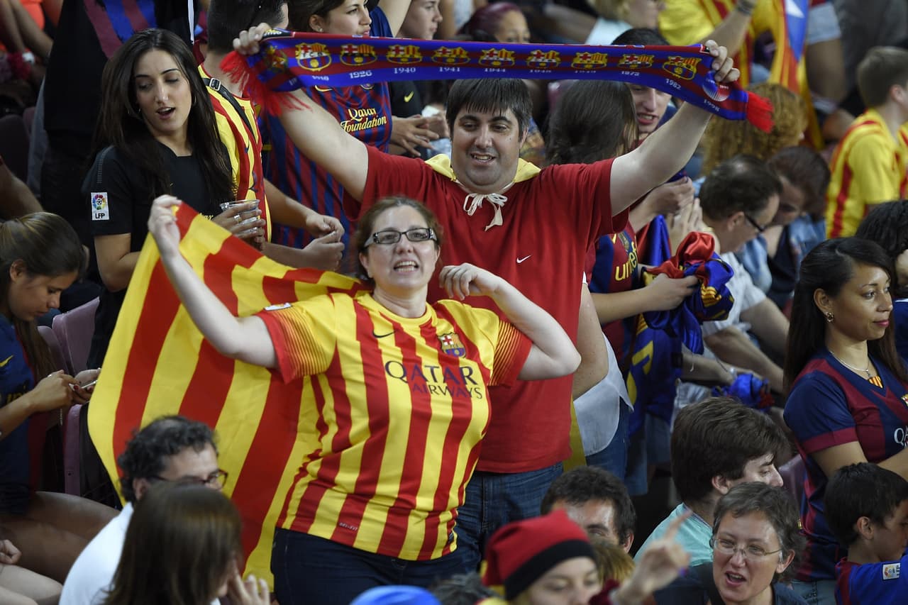 Los jugadores Blaugranas recorrieron las calles de Barcelona y después llegaron al Camp Nou para celebrar su quinta Champions League